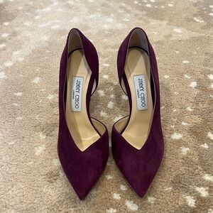 Stunning (worn once) 
Jimmy Choo suede plum pump 
Size 36.5